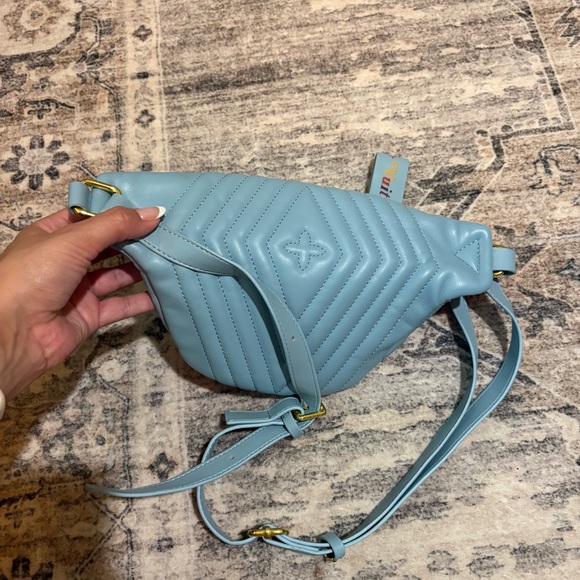 LV Blue crossbody purse - Picture 6 of 9